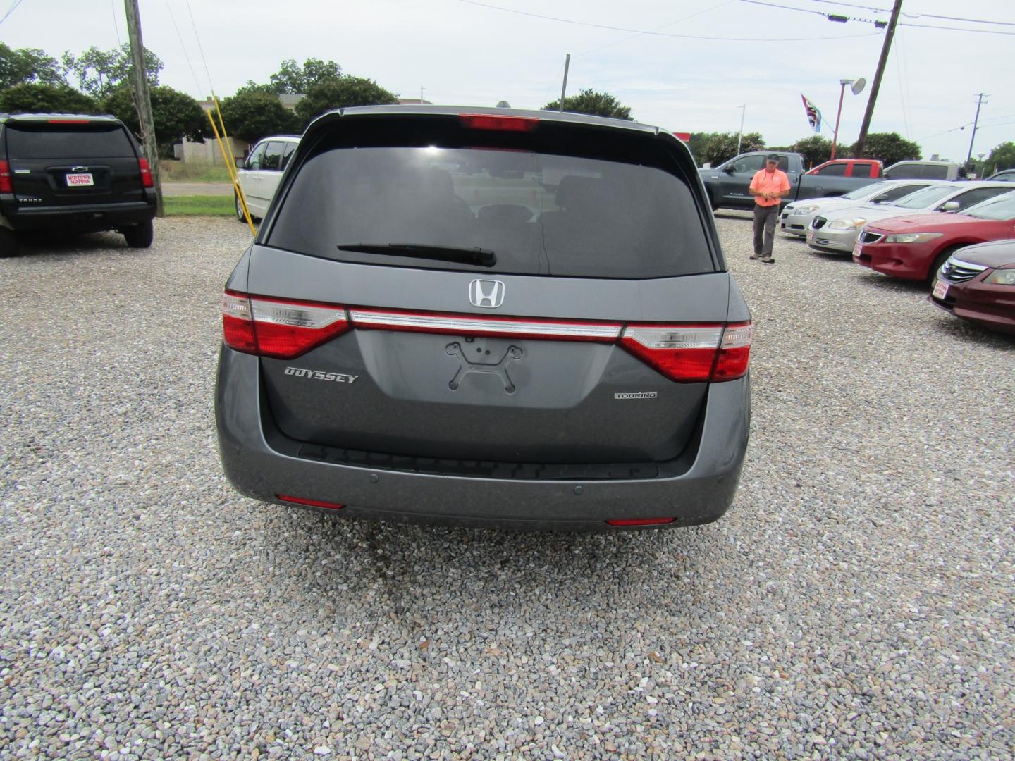 2013 Gray /Gray Honda Odyssey Touring (5FNRL5H97DB) with an 3.5L V6 SOHC 24V engine, Automatic transmission, located at 15016 S Hwy 231, Midland City, AL, 36350, (334) 983-3001, 31.306210, -85.495277 - Photo#7